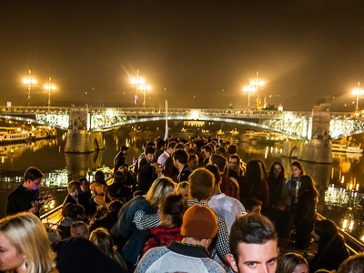 Prague party boat 