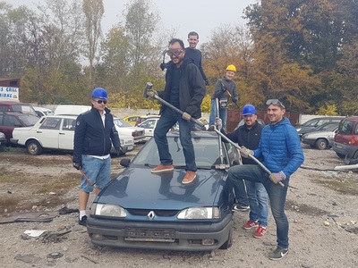 Demolution car
