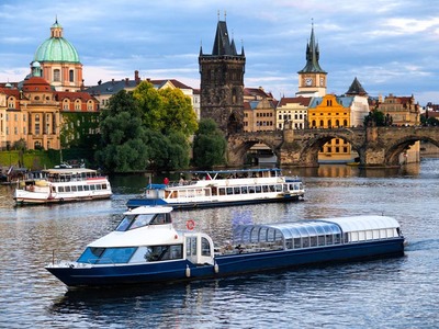 Prague boat voyage event