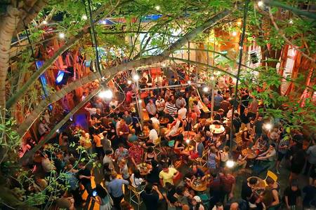 Ruine bar voyage event
