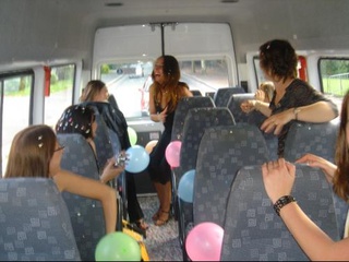 Dans le minibus